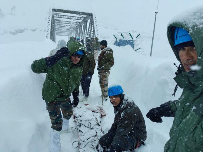 Four Workers Killed in Avalanche in Northern India, Several Missing