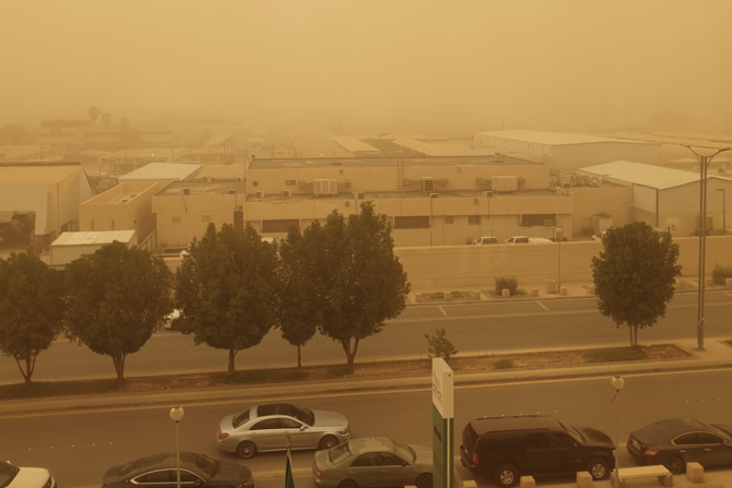 Sandstorm Hits Riyadh with Rain Expected in Parts of Saudi Arabia