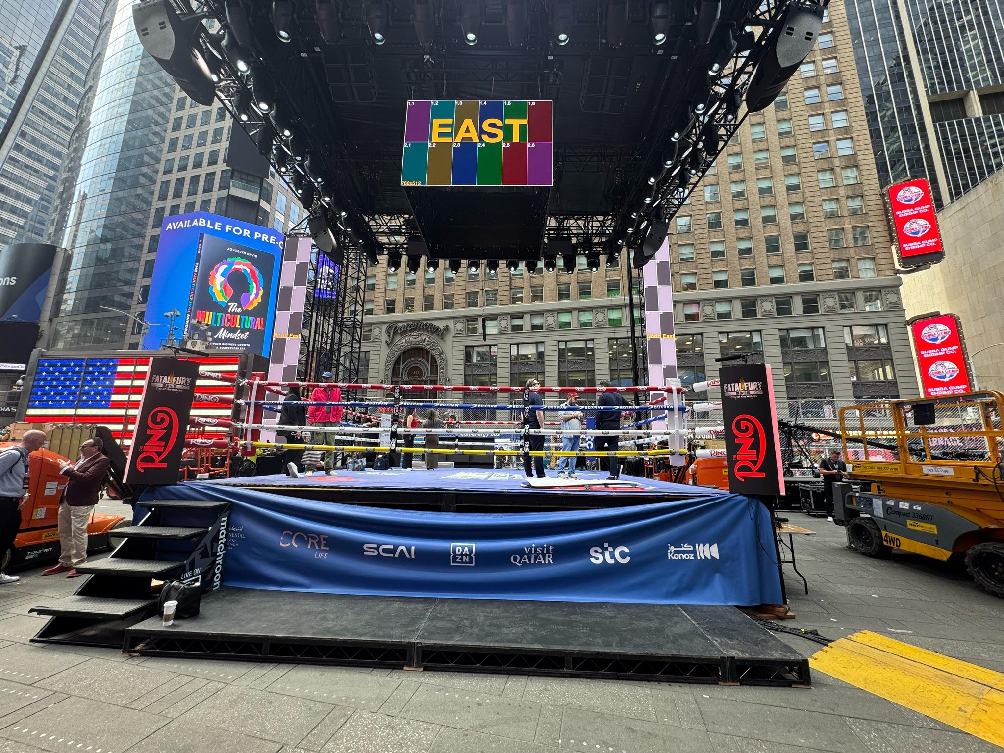New York Hosts Historic Boxing Event with Unprecedented Attendance