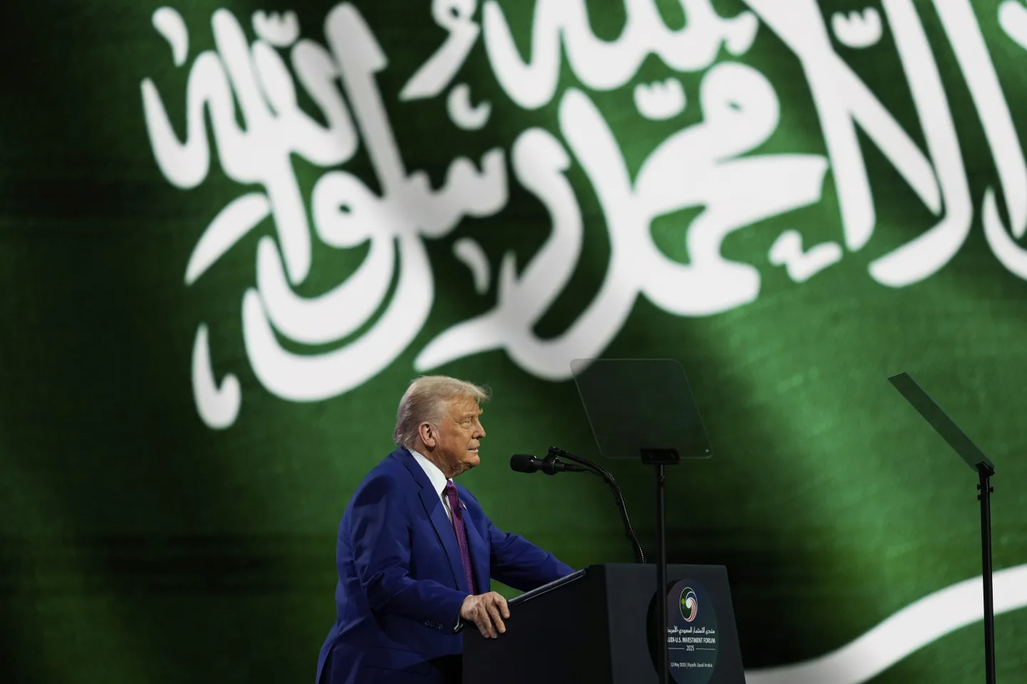 Trump U.S. Considering Normalizing Relations with Syria’s New Government and Lifting Sanctions