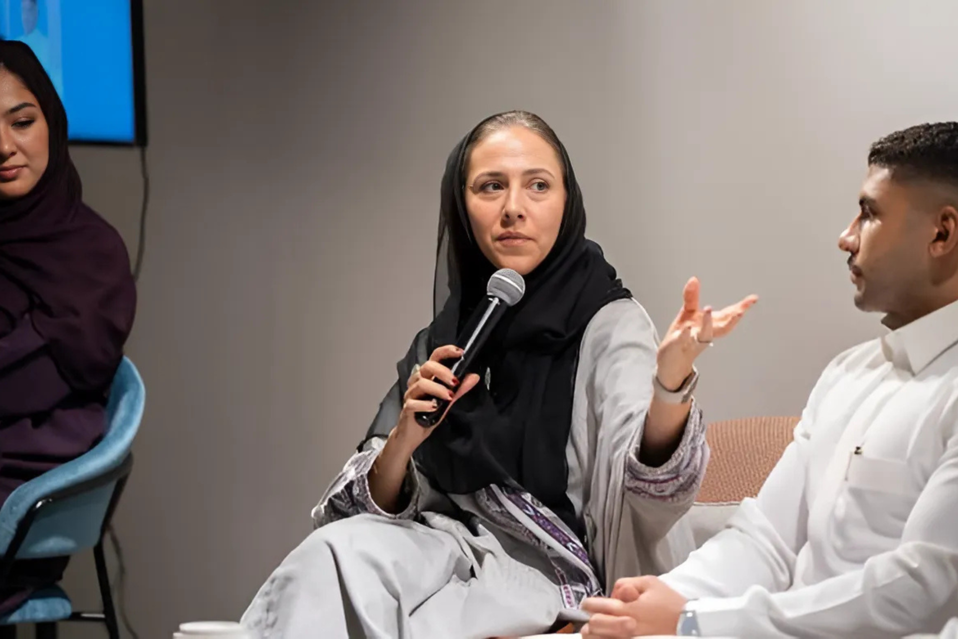 Jeddah Panel Discusses Alarming Drop in Youth Marriage Rates