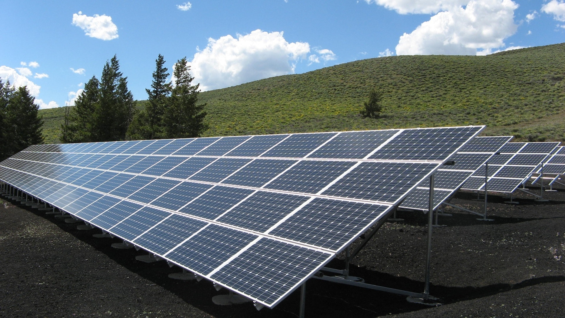 KAUST develops breakthrough cooling technology to boost solar panel efficiency and lifespan