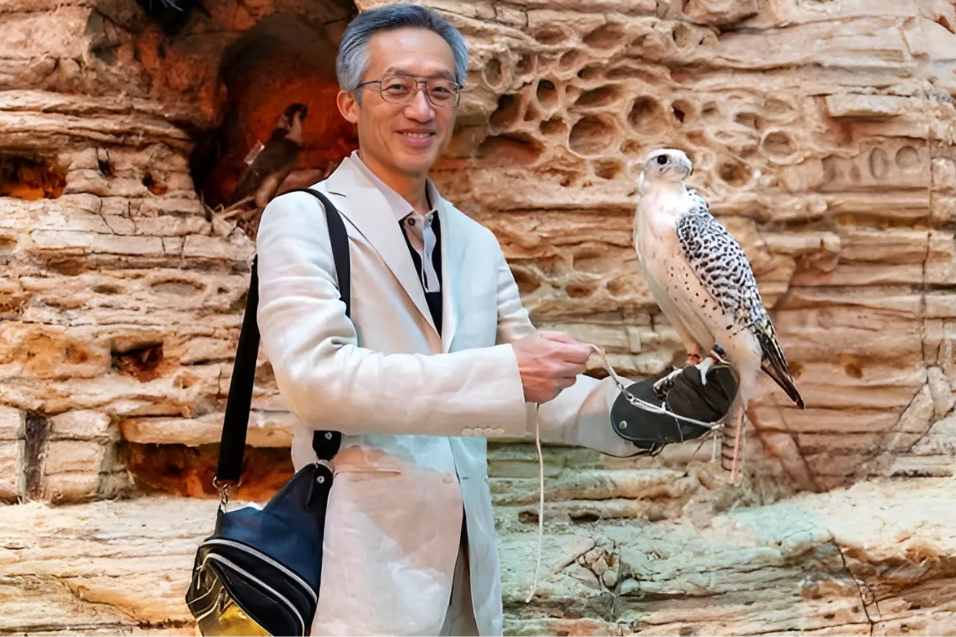 Japan’s Ambassador Visits International Falcon Auction, Praises Kingdom’s Heritage