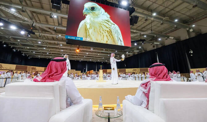 Record-Breaking Sale at Riyadh Falcon Auction Rare Slovenian Gyr Super White Sold for SR 151,000