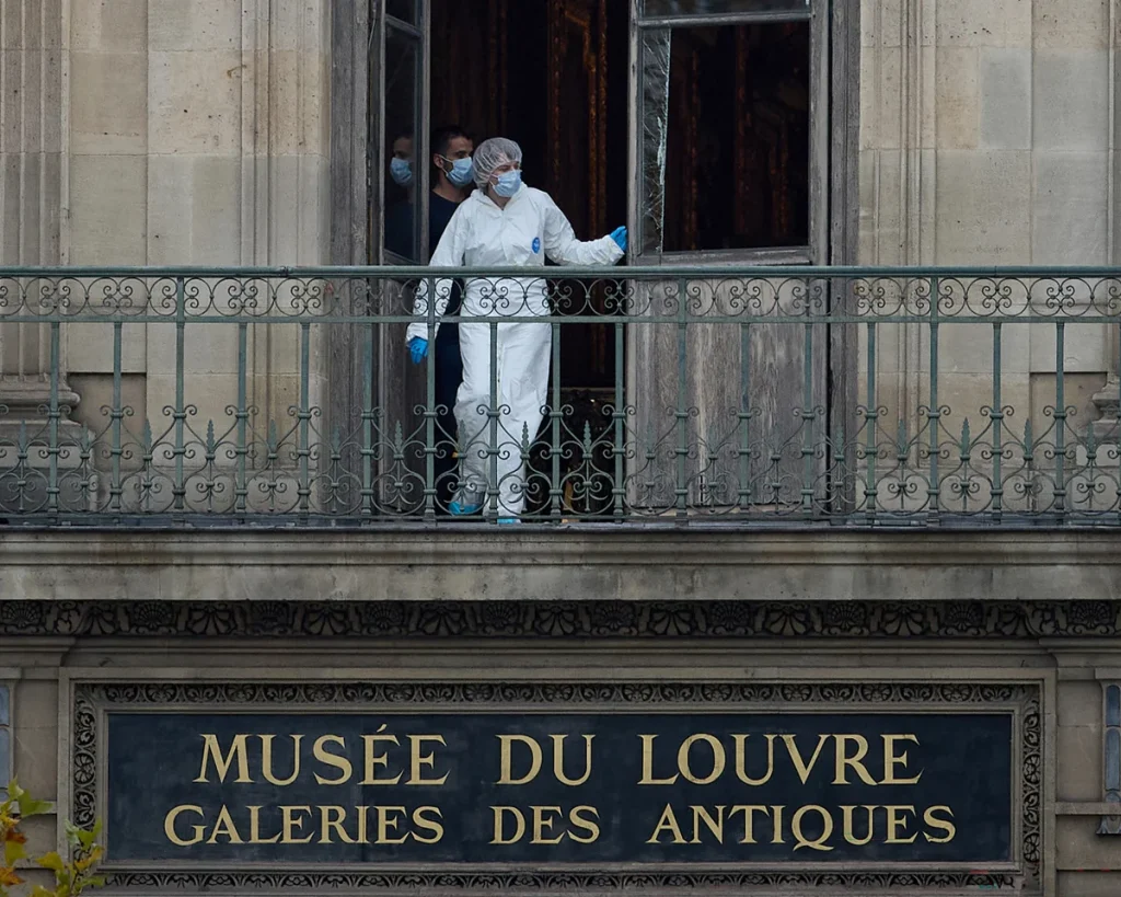 After Bold Heist Louvre Transfers Its Jewels to Bank of France for Safekeeping