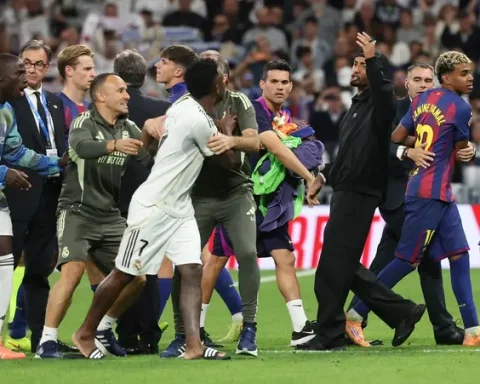 Tense Scene in Madrid Real Madrid Players Chase Lamine Yamal as Police Intervene