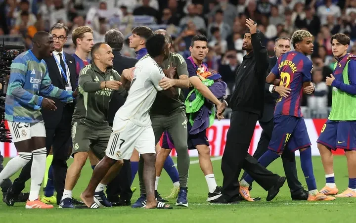 Tense Scene in Madrid Real Madrid Players Chase Lamine Yamal as Police Intervene