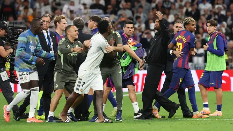 Tense Scene in Madrid Real Madrid Players Chase Lamine Yamal as Police Intervene