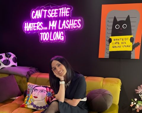 Jowelle’s Meine Katze: The Bold, Witty Voice of Contemporary Art | the saudi times