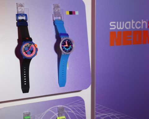 SWATCH NEON PARTY TO THE MAX • SWATCH NEON HIELO