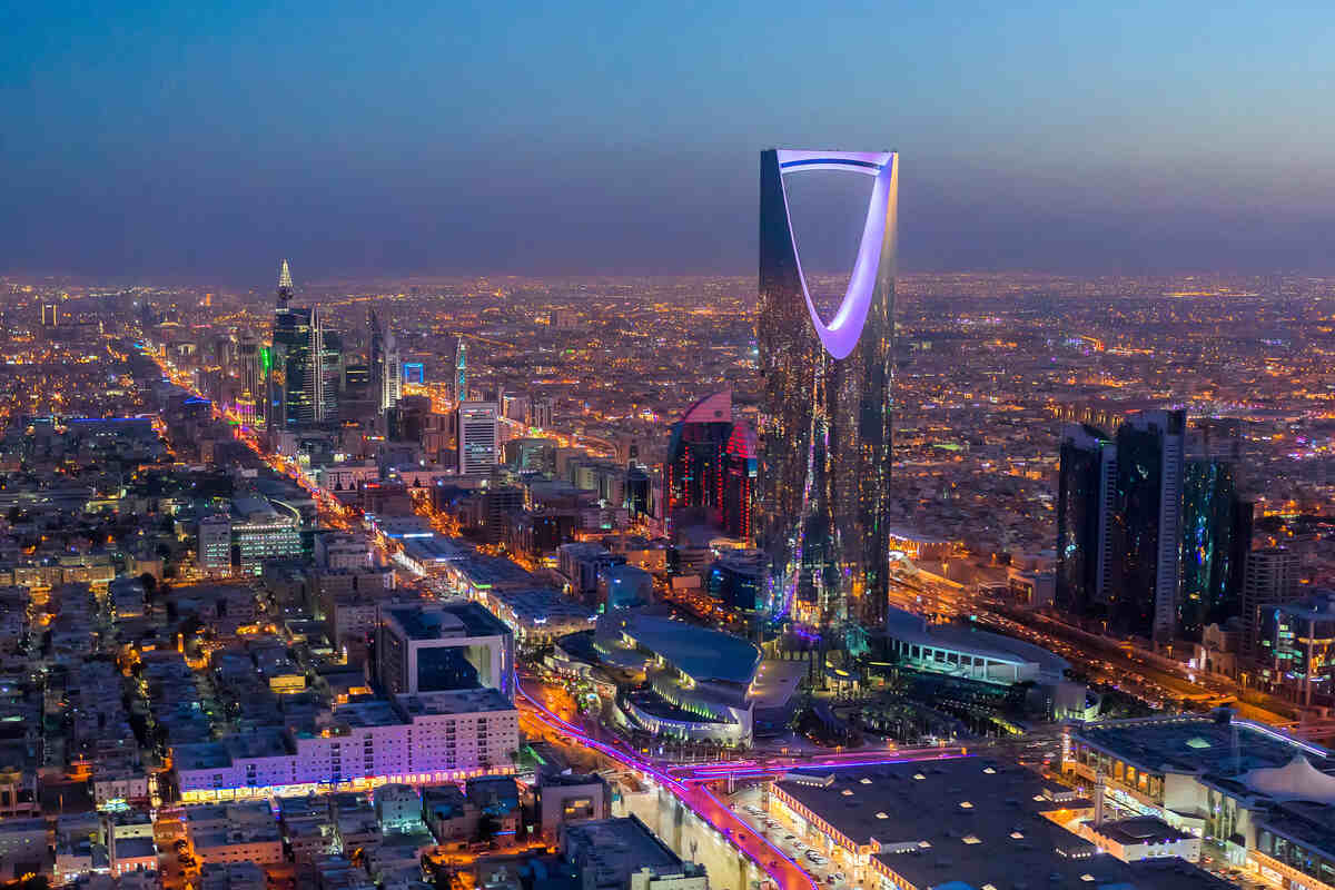 Saudi Economy Grows 4.8% in Q3, Driven by Rising Non-Oil Activity