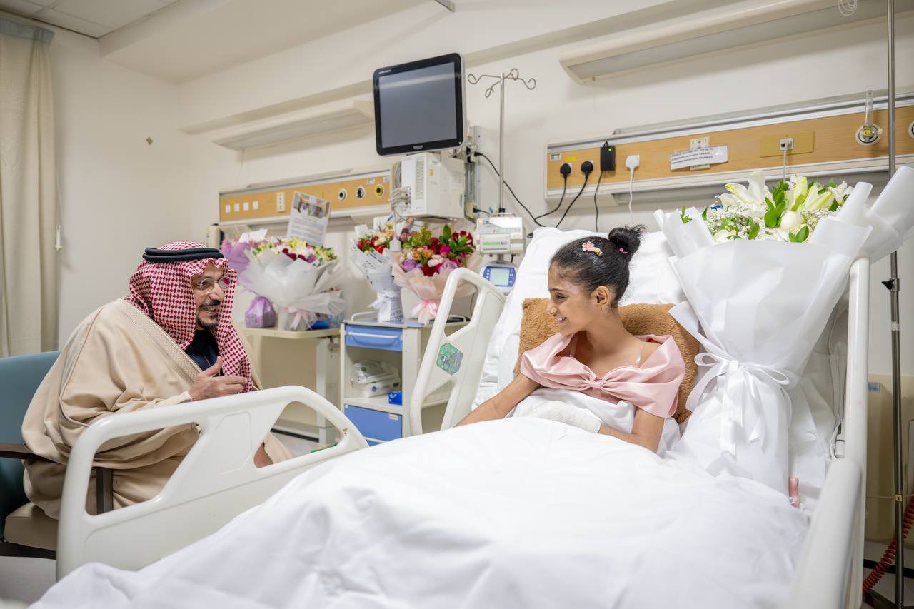 Qassim Governor Visits Sudanese Child Al-Anoud, Orders Comprehensive Medical and Psychological Care