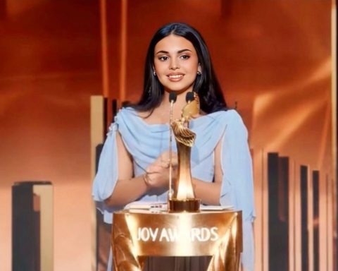 Rateel Alshehri Wins Favorite Influencer Award at Joy Awards 2026