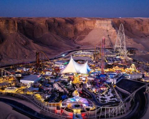 Saudia Signs Five-Year Strategic Partnership With Six Flags and Aquarabia Qiddiya City