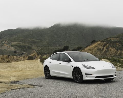 Tesla AI Robotics Integration: Magnificent Seven Tech Push