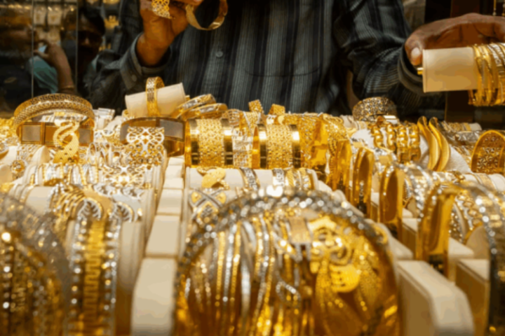 Gold Prices Surge 54% in a Year as Saudi Shoppers Head to Markets on Eid Eve