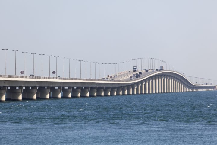 King Fahd Causeway Carries Eid Holiday Surge as Families Cross the Gulf
