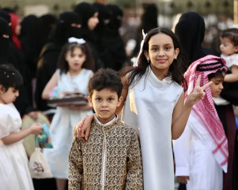 Saudi Arabia Awaits Official Shawwal Crescent Sighting to Confirm Eid Al-Fitr 1447H Date