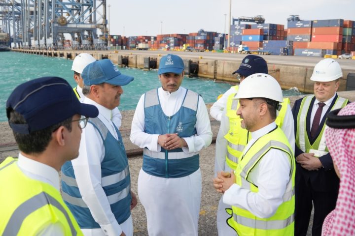 Saudi Arabia Opens Logistics Corridors to Manage Diverted Container Traffic