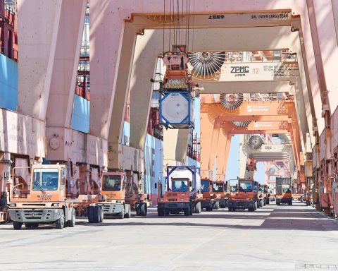 Saudi Arabia Unveils GCC Logistics Package Including Extended Truck Age Limits and Free Port Storage