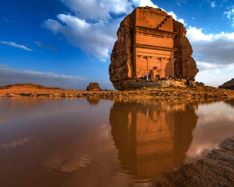 Saudi Arabia Welcomes 122 Million Visitors in 2025, Raising Vision 2030 Tourism Target to 150 Million