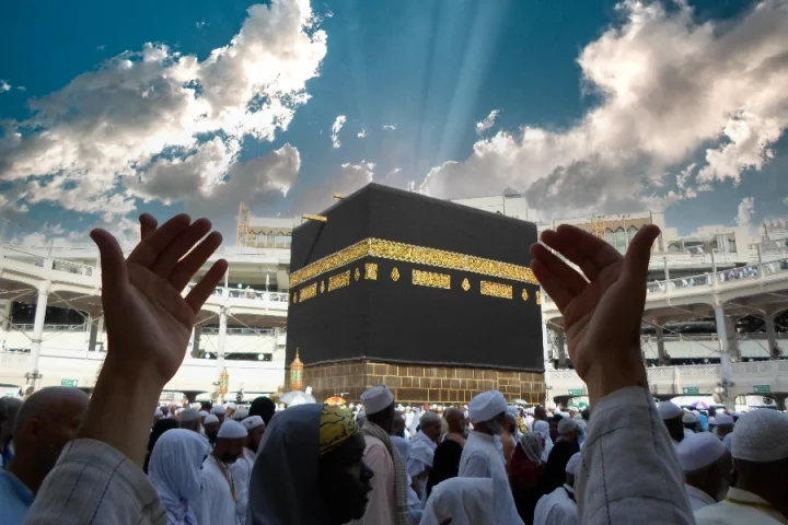 Saudi Arabia's Ehsan Platform Sees Ramadan Giving Surge as Laylat Al-Qadr Nights Arrive