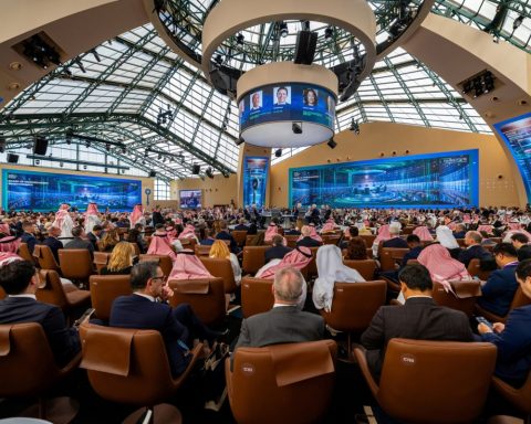 Saudi Arabia's Non-Oil Business Revenues Grow 2.7% in December as Arts and Entertainment Lead with 17.6% Surge