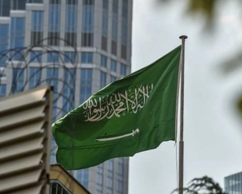 Saudi Arabia's US Treasury Holdings Fall $14.7 Billion to $134.8 Billion in January 2026