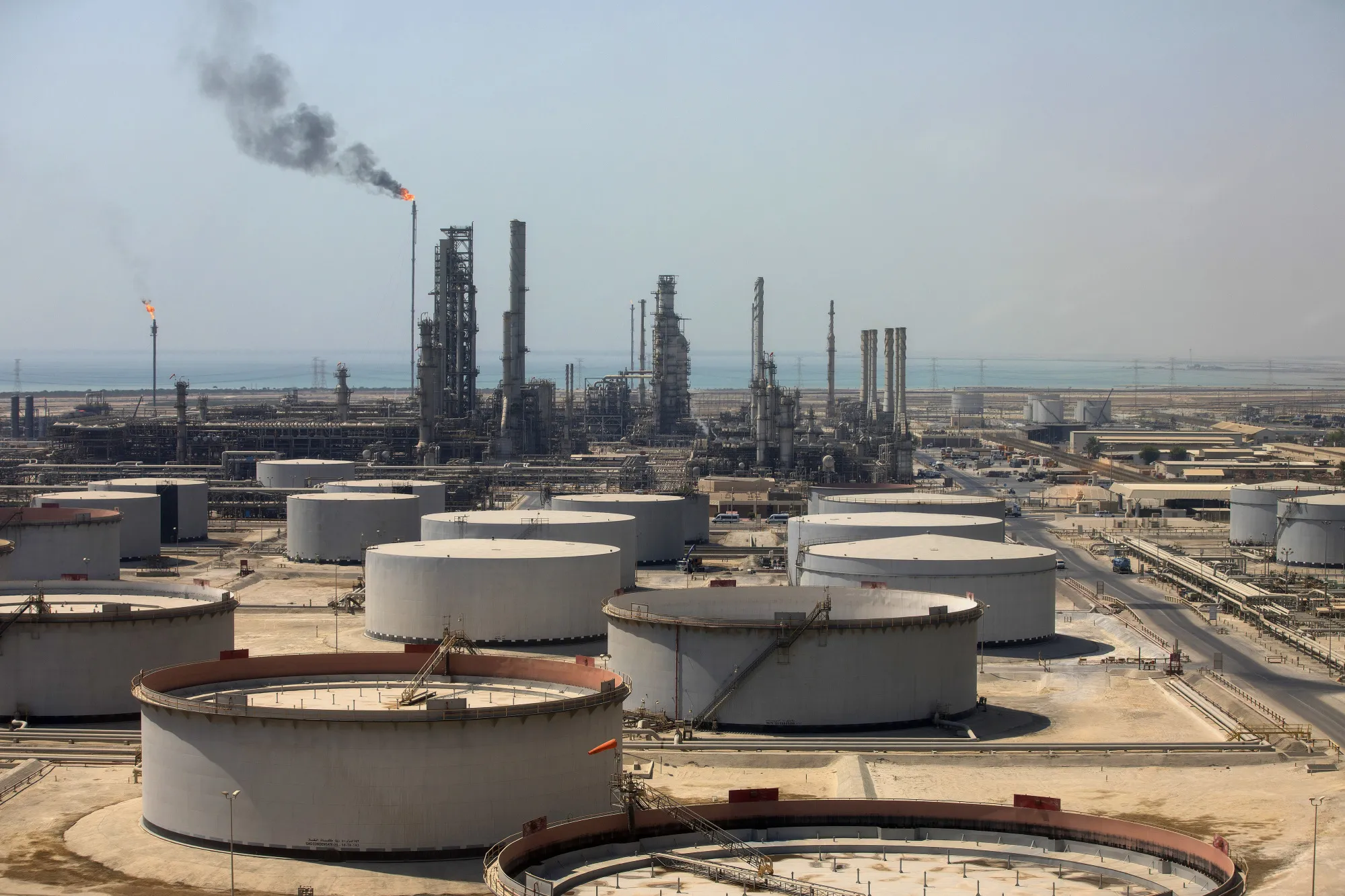 Saudi Aramco Raises April Arab Light Crude Price for Asian Buyers as Regional Premiums Surge