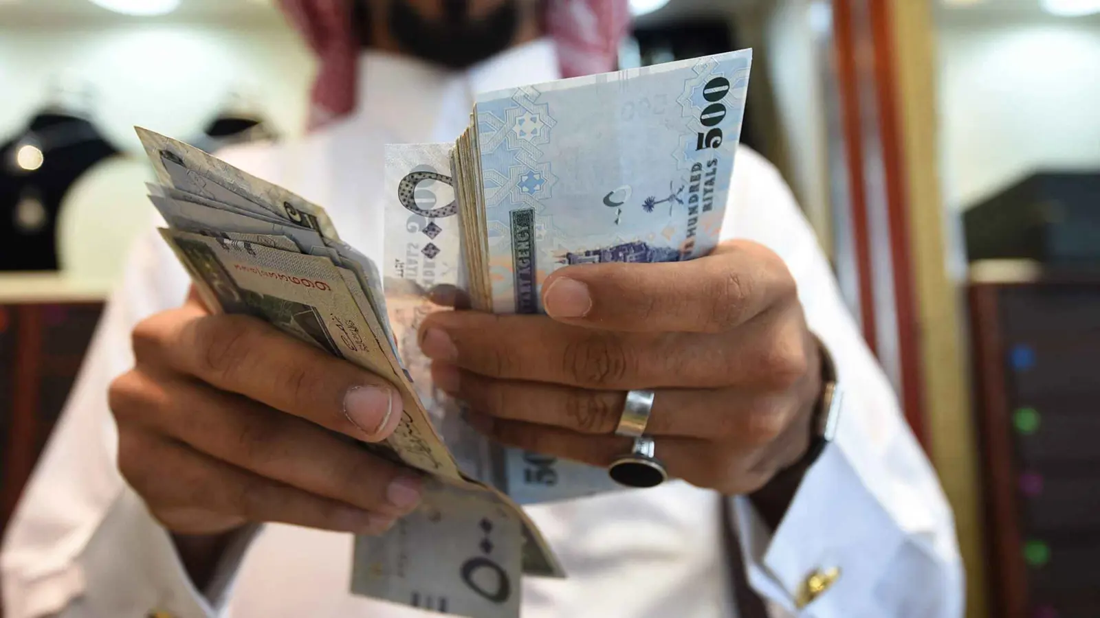 Saudi Riyal Holds Steady Against the Dollar as Eid Holiday Puts Currency in Focus