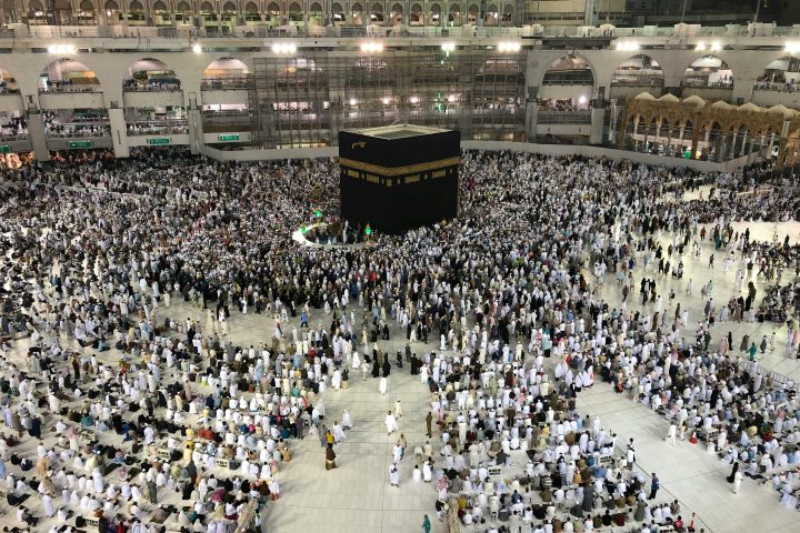 Makkah Leverages AI to Enhance Hajj Experience with Smart Crowd Management