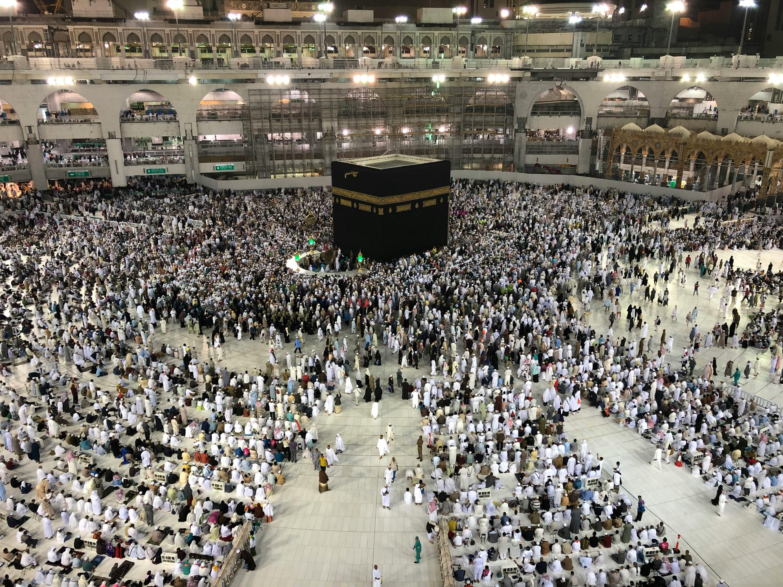 Makkah Leverages AI to Enhance Hajj Experience with Smart Crowd Management
