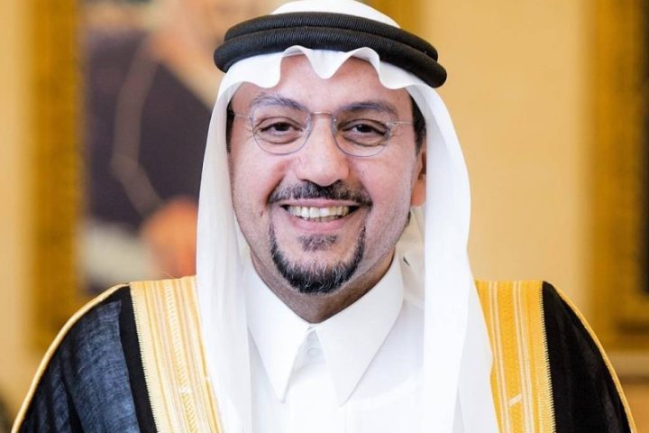 Prince Faisal bin Mishal Reviews AI Programs at Qassim University as Kingdom Advances Digital Agenda