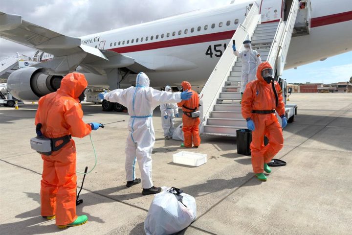 Dozens Evacuated From Hantavirus-Affected Cruise Ship Amid International Health Monitoring