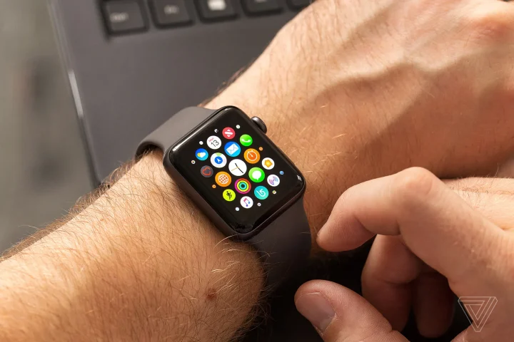 The Story Behind the Red Ring on Apple Watches — And Why It Disappeared