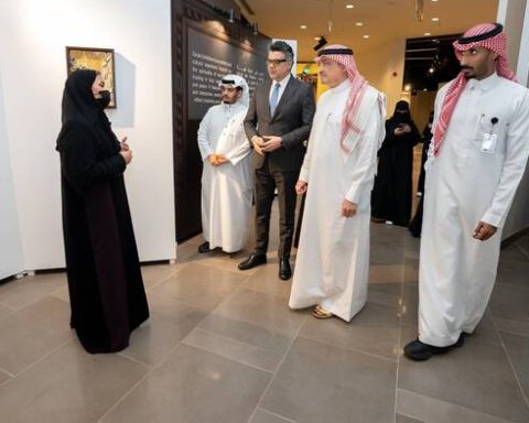 “Zarabi” Exhibition in Jeddah Reflects the Spiritual Essence of Hajj Through Art