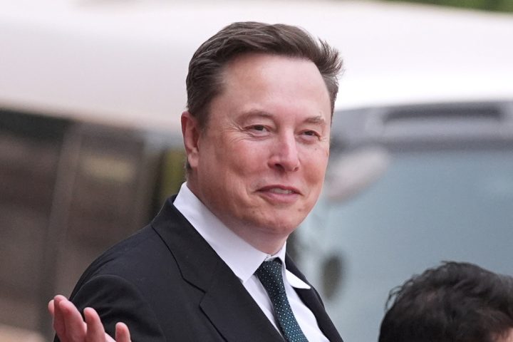 Elon Musk Becomes the World’s First Trillionaire Following Historic SpaceX Surge