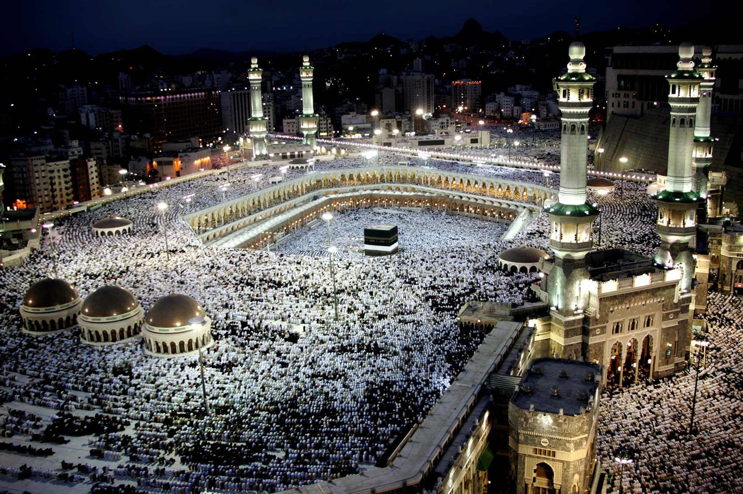 Ministry of Hajj and Umrah Suspends 21 Umrah Companies Over Poor Performance and Regulatory Violations
