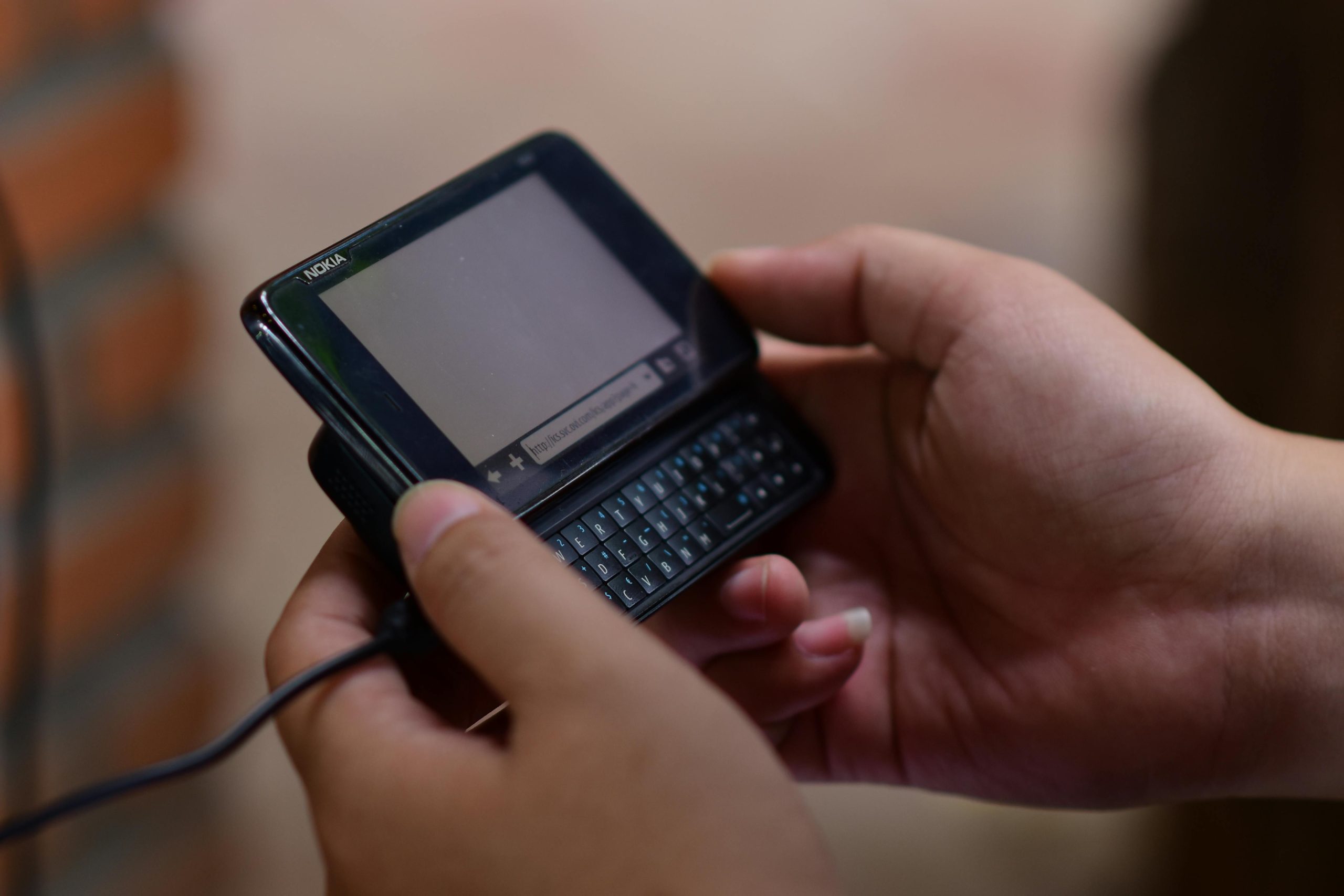 Will Removable Smartphone Batteries Make a Comeback