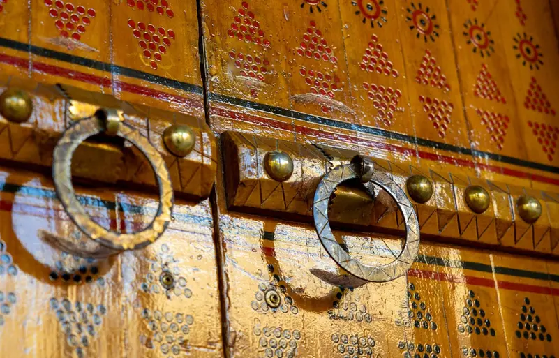 Wirth Launches Specialized Program to Revive Traditional Najdi Door Craftsmanship