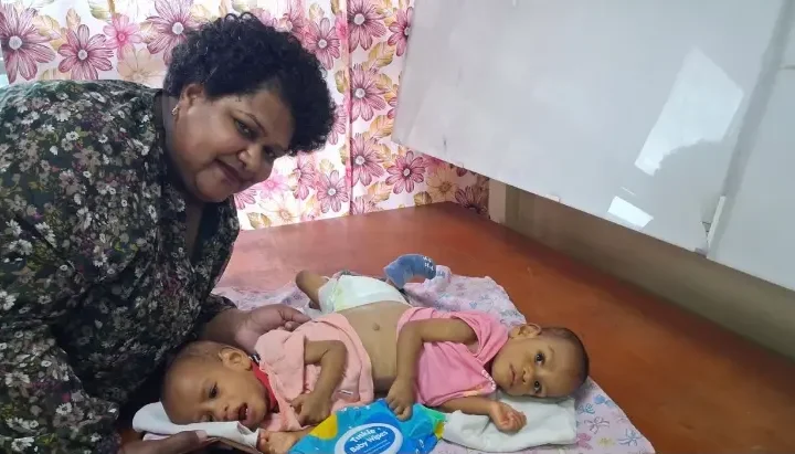 Fijian Conjoined Twins Arrive in Riyadh for Evaluation Under Saudi Separation Program