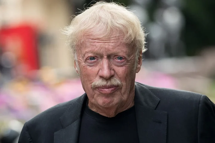 Phil Knight How a $50 Loan Built Nike into the World's Largest Sports Brand