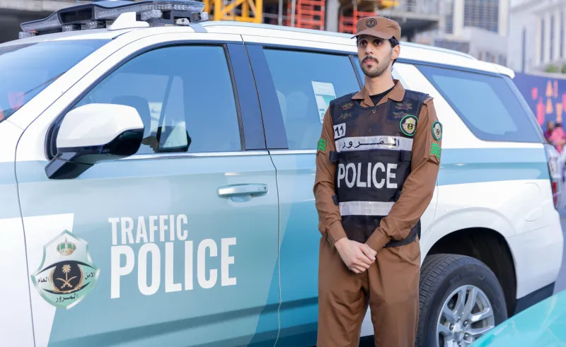 Saudi Traffic Authority Warns Against Mobile Phone Use While Driving, Fines Reach SAR 900
