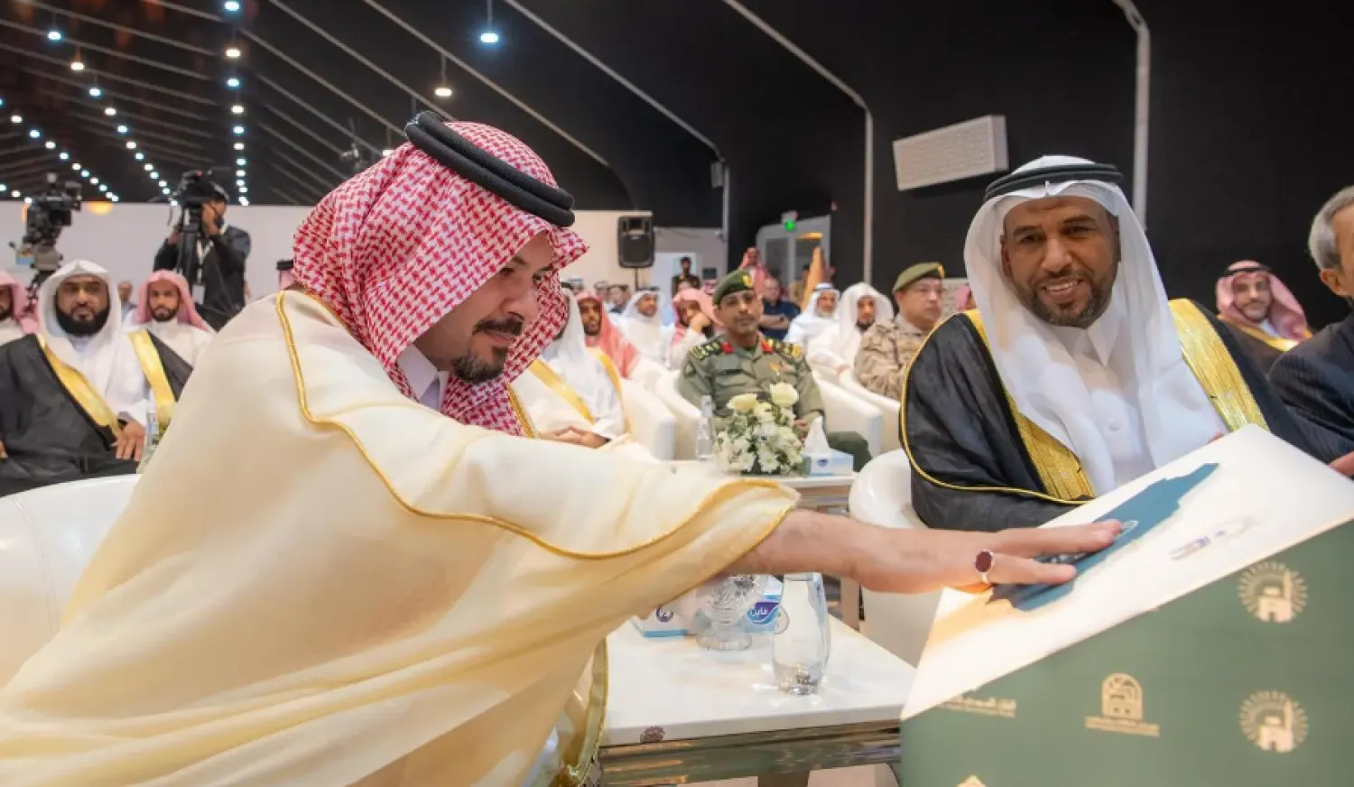 Madinah Governor Reviews Operational Plan to Enhance Services for Umrah Pilgrims