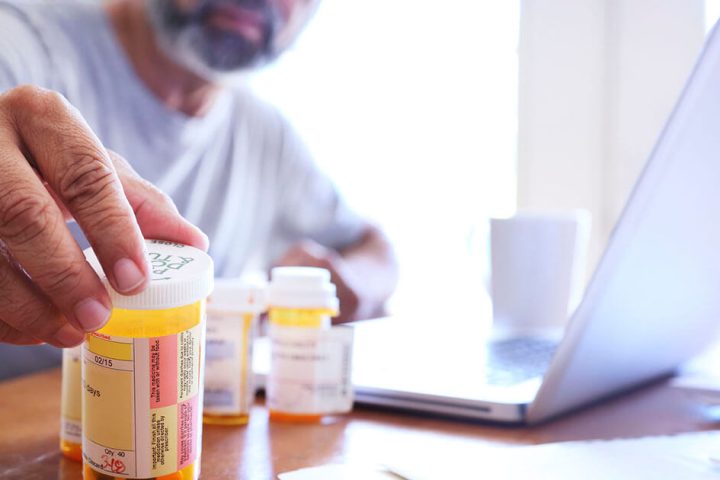 Online Self-Diagnosis When Health Searches Become a Risk