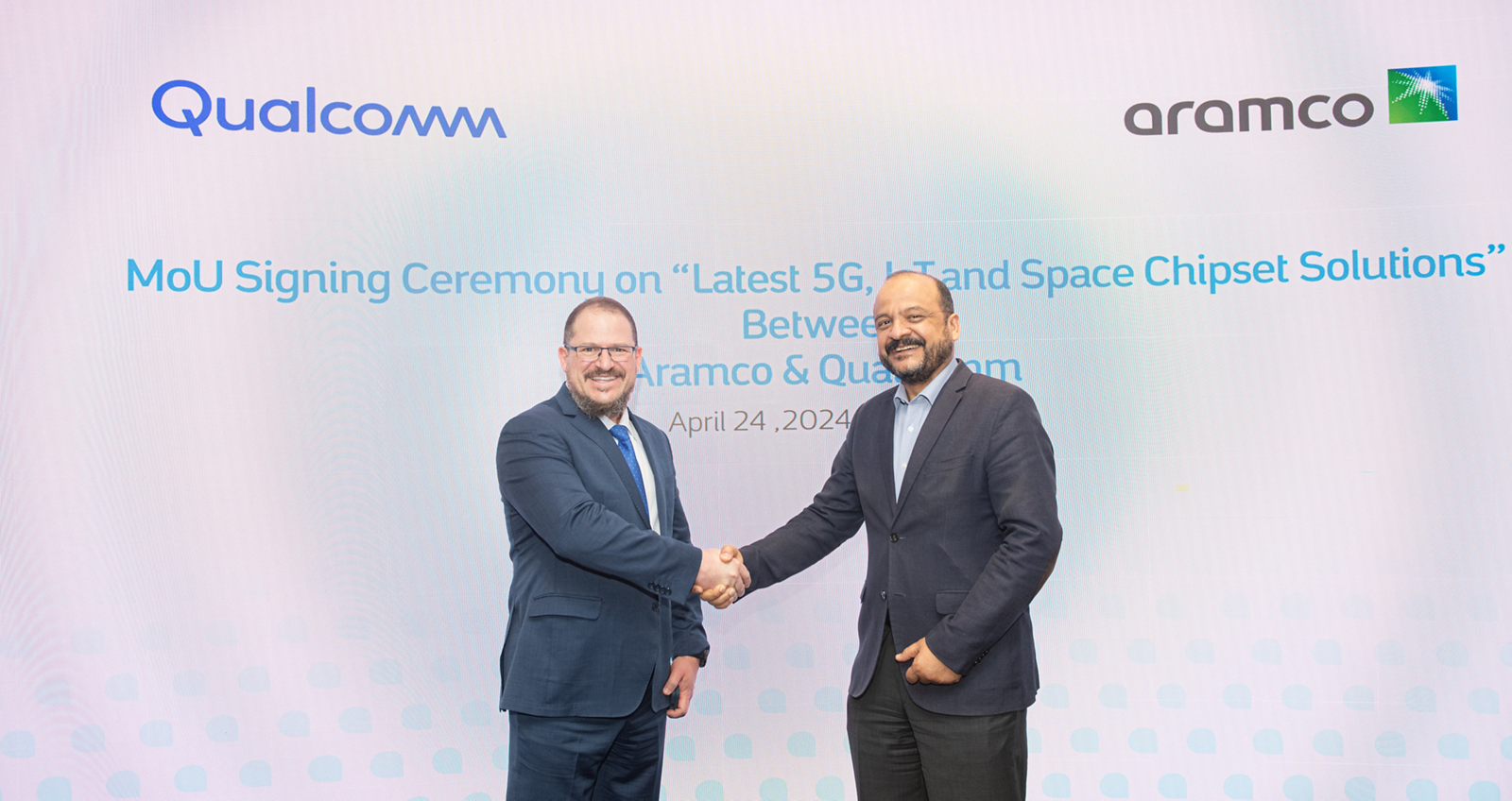 Qualcomm President and CEO Cristiano Amon, left, with Aramco Executive Vice President of Technology and Innovation Ahmad Al Khowaiter, as the companies outlined their collaboration on industrial AI, connectivity and advanced computing. Photo: Qualcomm.