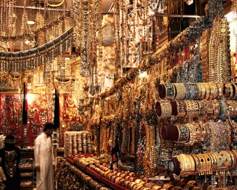Gold prices in the Kingdom on Monday: 24-karat above SR502 a gram, ounce near $4,175