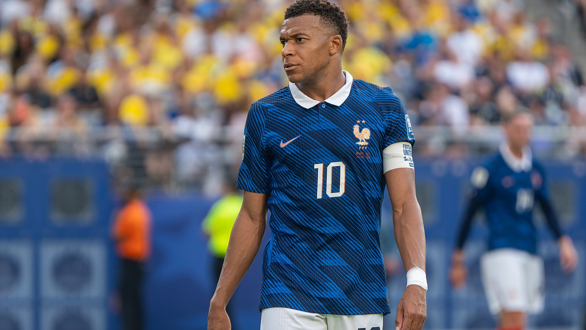 Mbappe double ends Barcelona's perfect start and reopens the La Liga title race