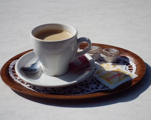 Non-dairy creamer now puts more calories in US coffee than sugar or milk