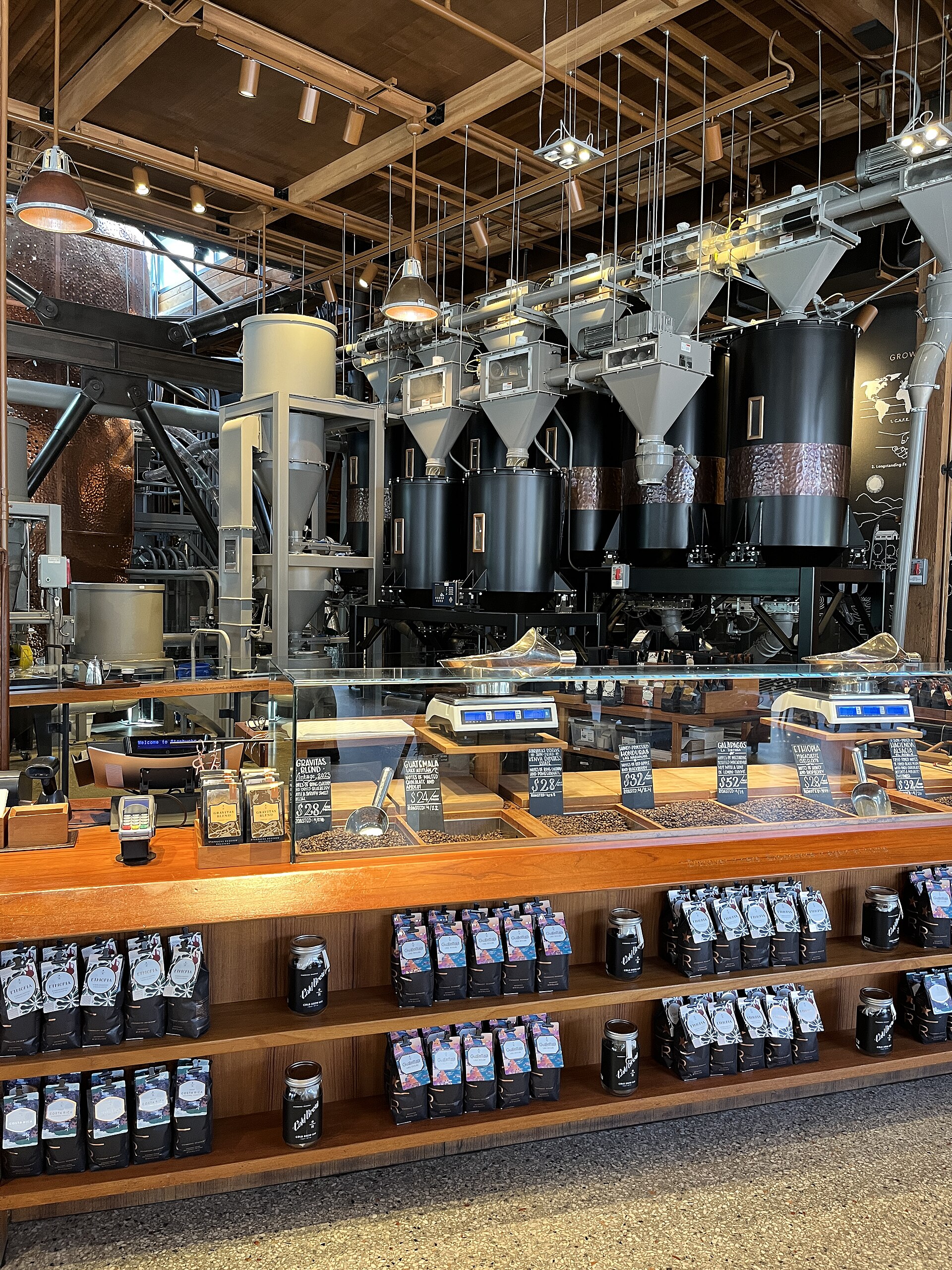 Starbucks: the Seattle coffee company with more than 40,000 stores